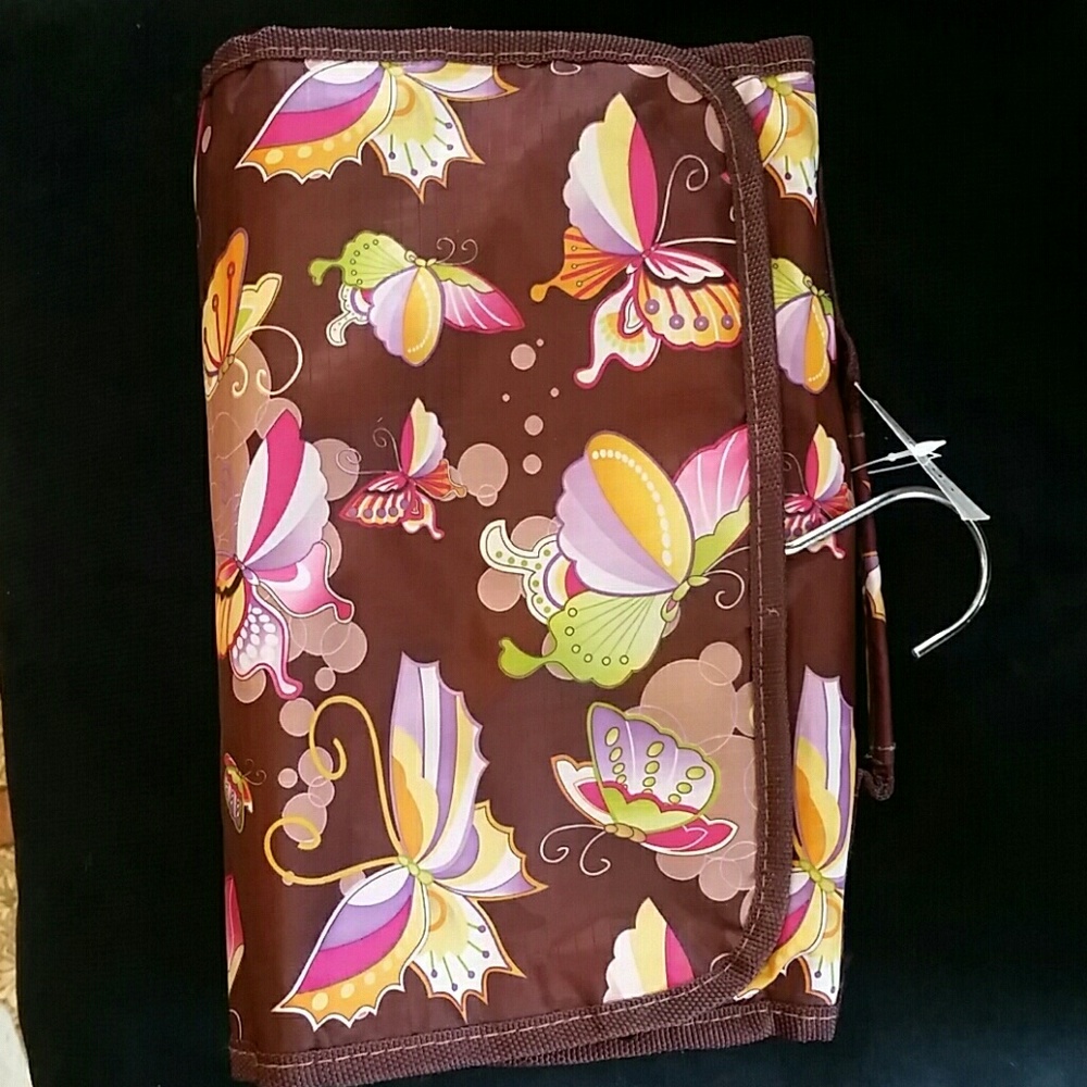 Hanging makeup/accessories bag